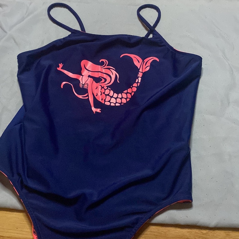 Swimsuit - Picture 2 of 4